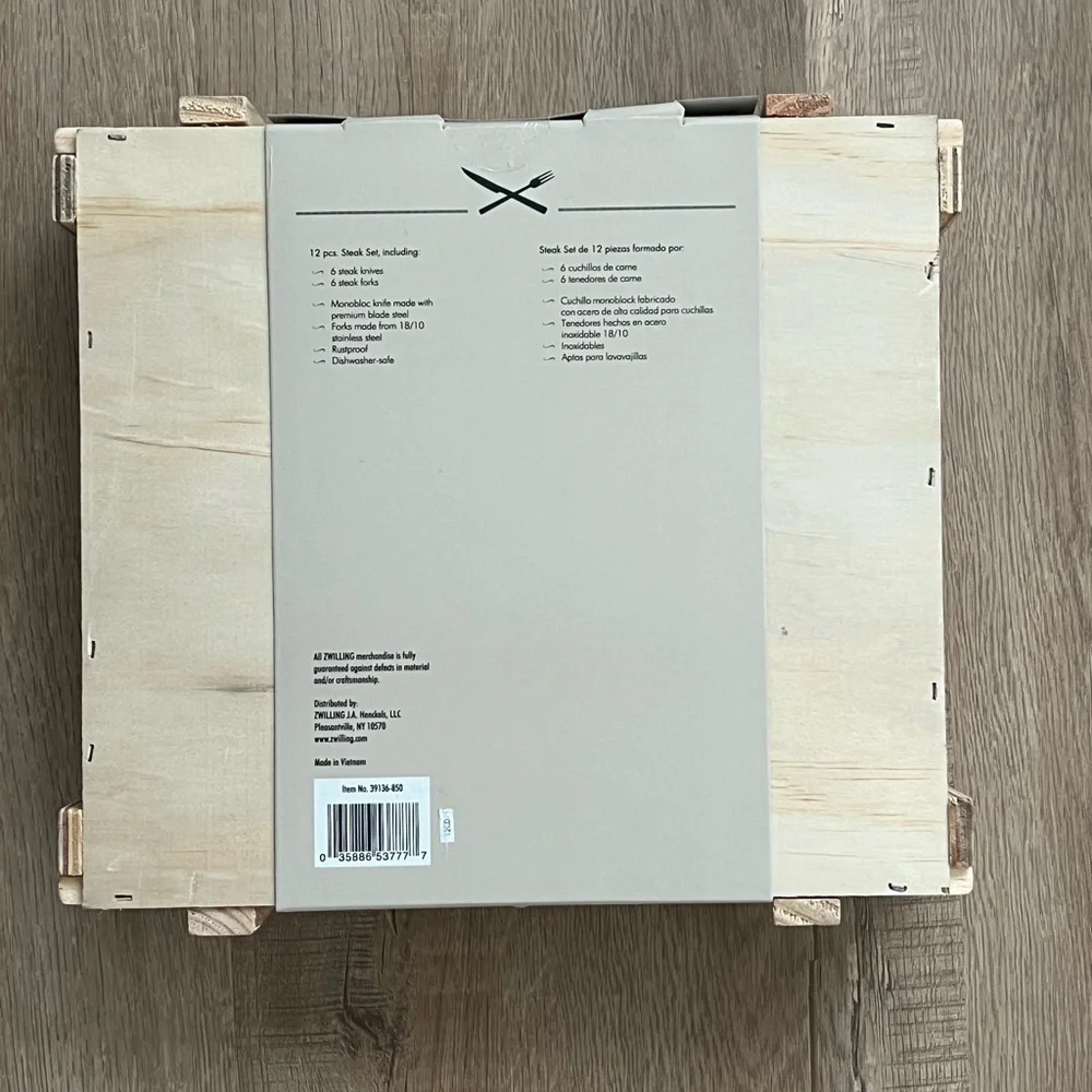 ZWILLING Henckels STAINLESS STEEL STEAK 12-PC Knives and Forks‎ IN WOOD Box